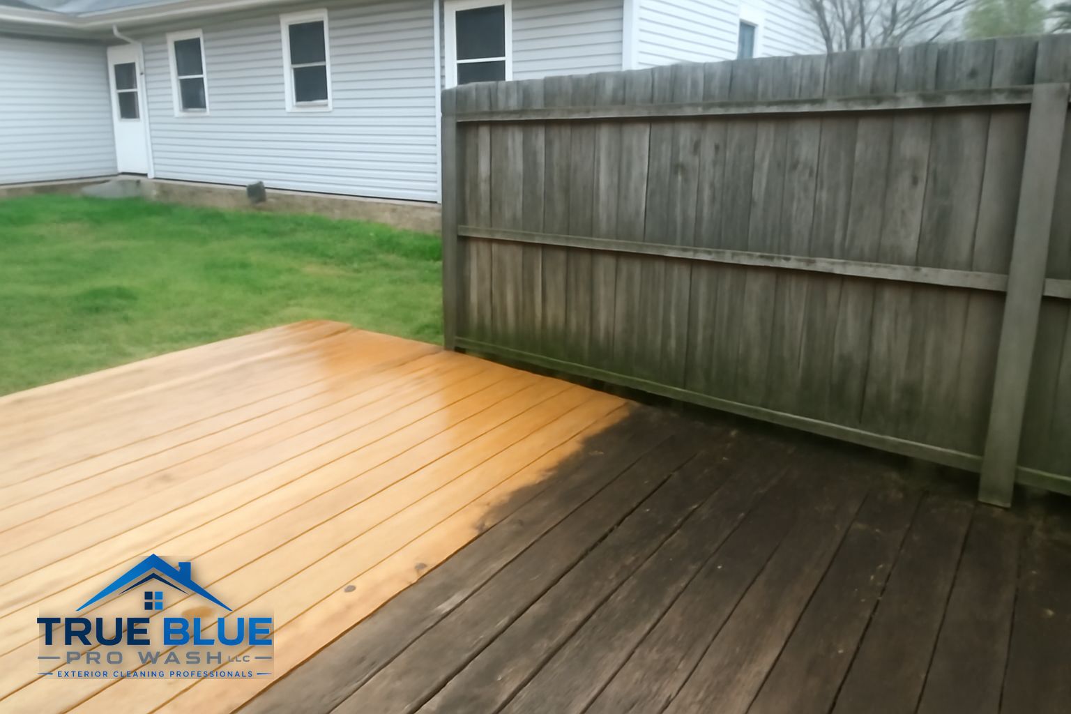 Clean wood deck after soft washing in New Castle, DE 19720
