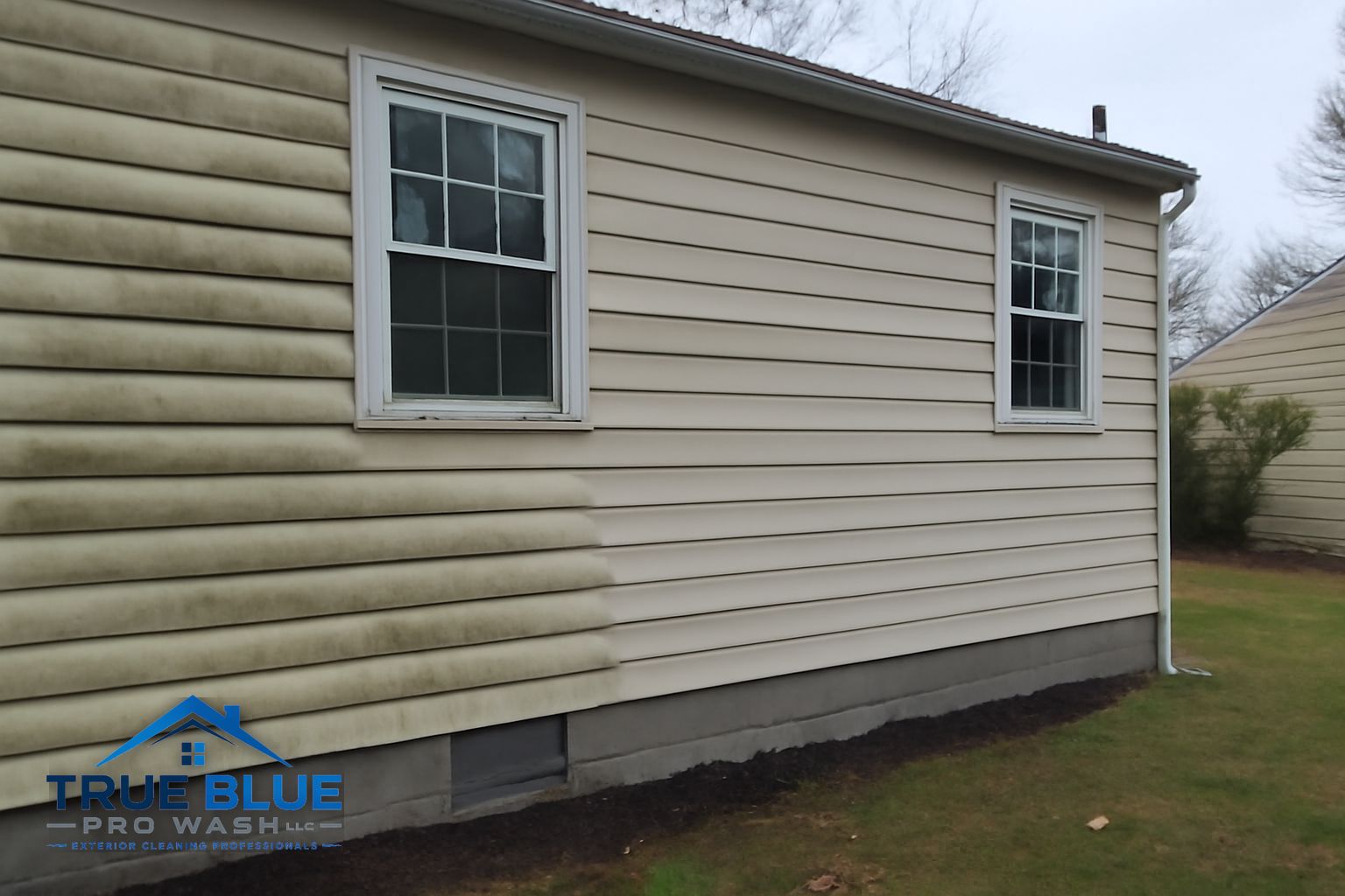 Clean vinyl siding after soft washing on a residential home in New Castle County, Delaware