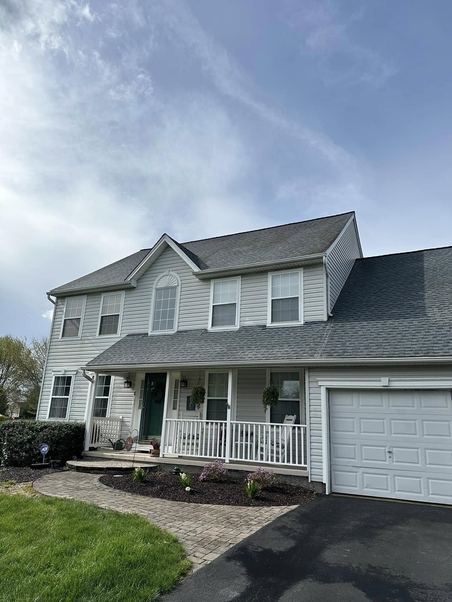 Black algae streaks on a Hockessin DE asphalt shingle roof